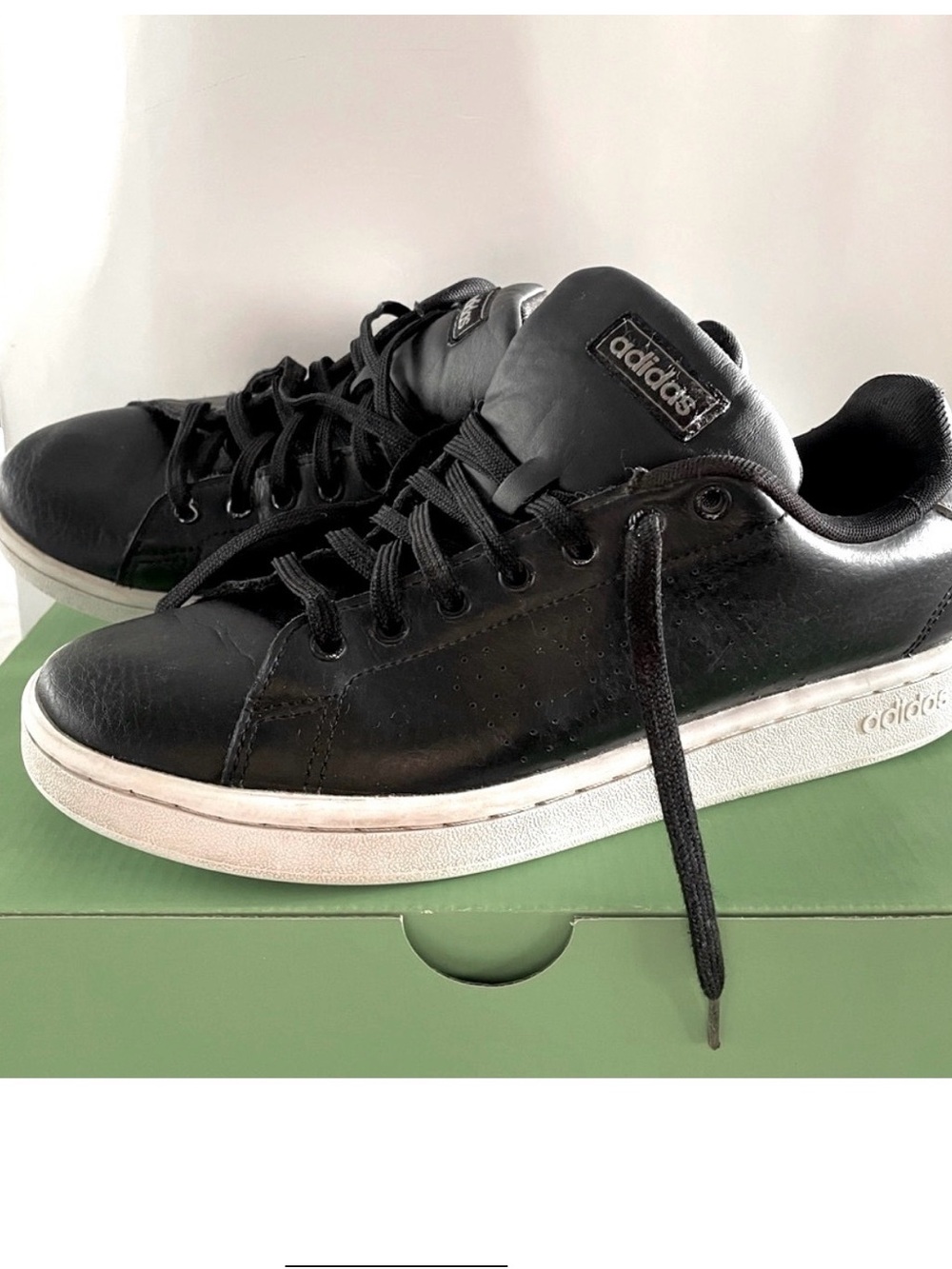 8.5 adidas Men’s Black Leather Low-Top Sneakers